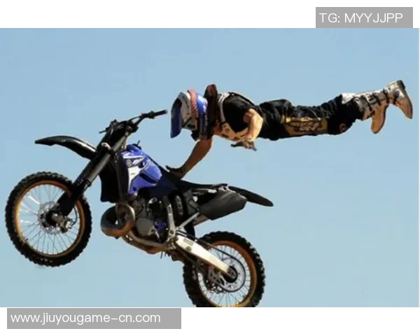 足球巨星燃情竞技 展现巅峰动作与精彩瞬间挑战极限突破 足球巨星燃情竞技 展现巅峰动作与精彩瞬间挑战极限突破